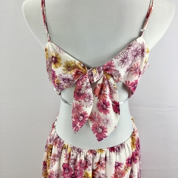 Wayf Tiered Maxi Dress Magenta Daisies Size L NWT - Picture 9 of 12